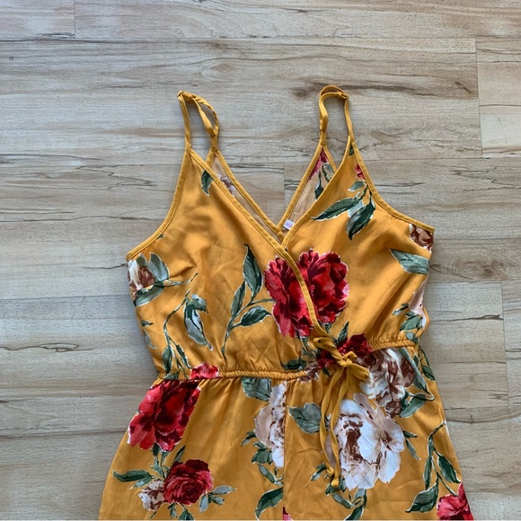 XHILARATION FLORAL DEEP V-NECK STRAPPY WRAP-FRONT JUMPER, MUSTARD Size M - Picture 2 of 6